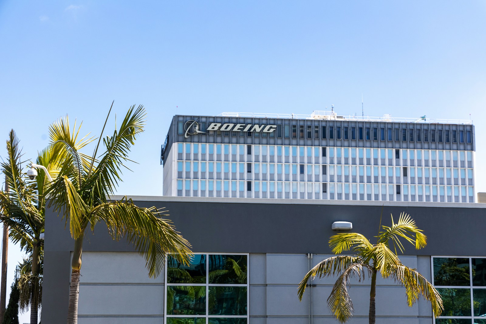 Boeing union members reject contract