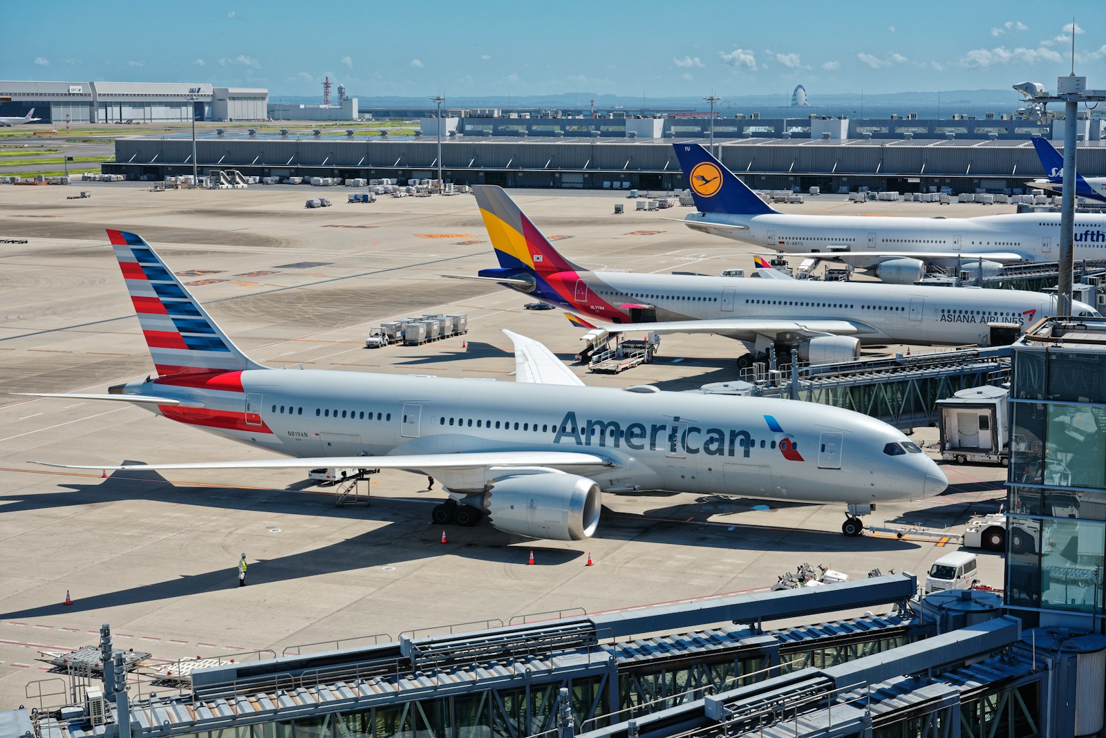 U.S. airlines avoid cash compensation rules