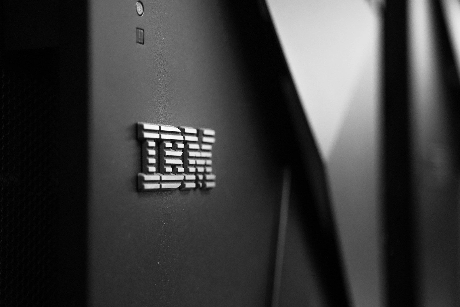 IBM completes $11bn Confluent acquisition to srengthen AI data capabilities